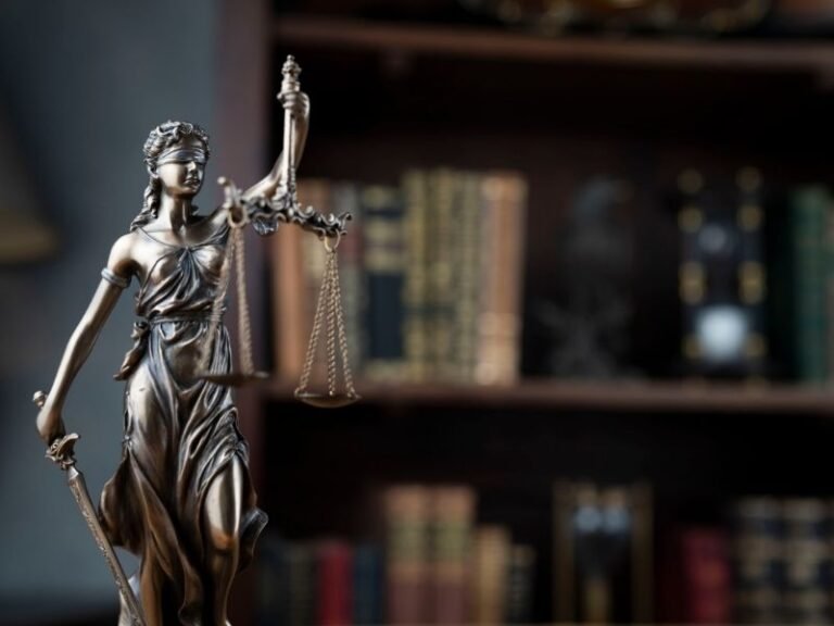 Justica Condena Banco Santander por Golpe do Pix e Garante R 4 Mil de Indenizacao a Consumidora