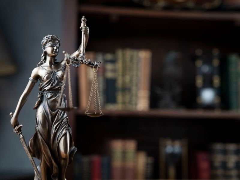 Justica Condena Banco Santander por Golpe do Pix e Garante R 4 Mil de Indenizacao a Consumidora